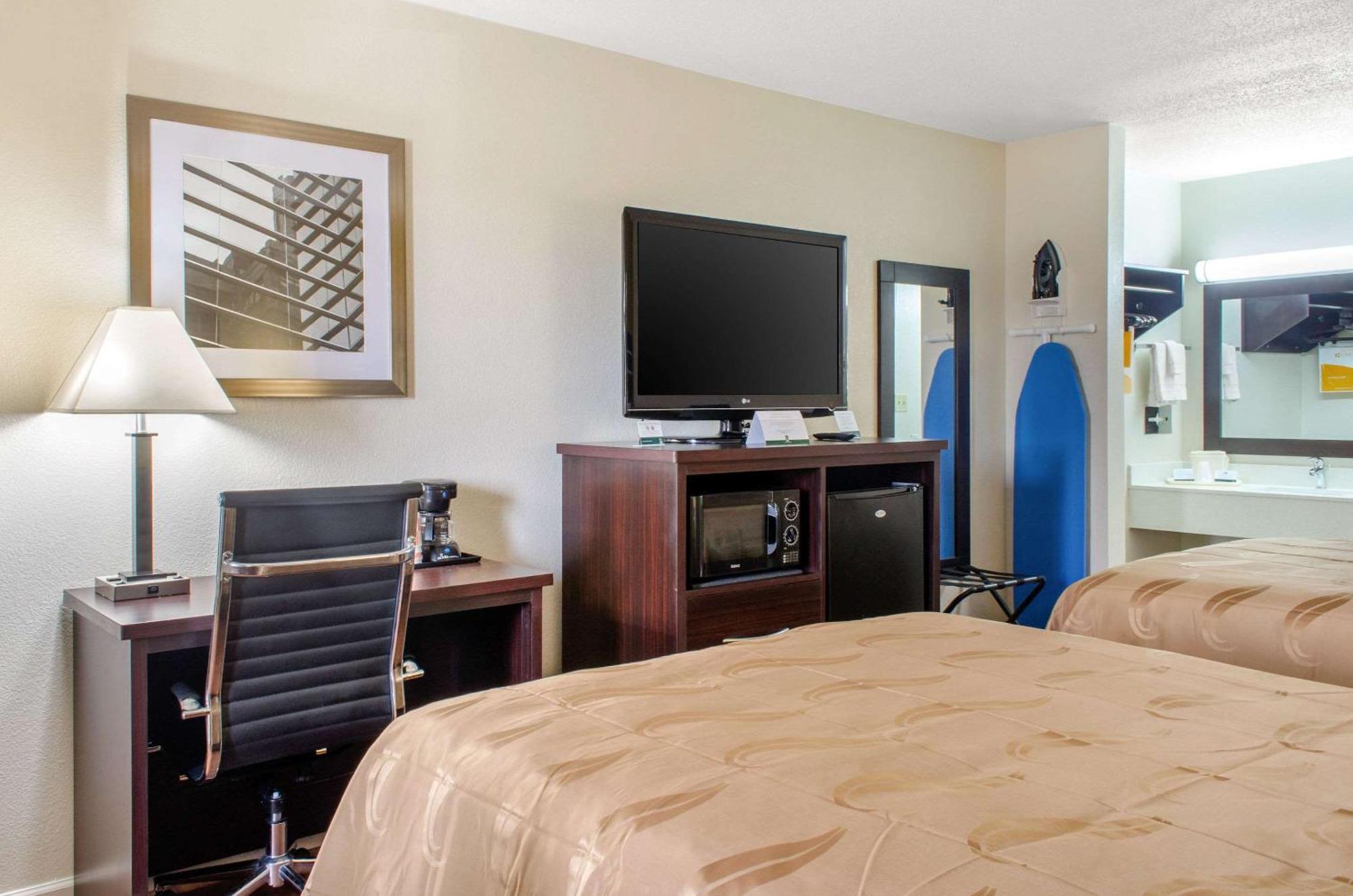 Quality Inn McComb Esterno foto