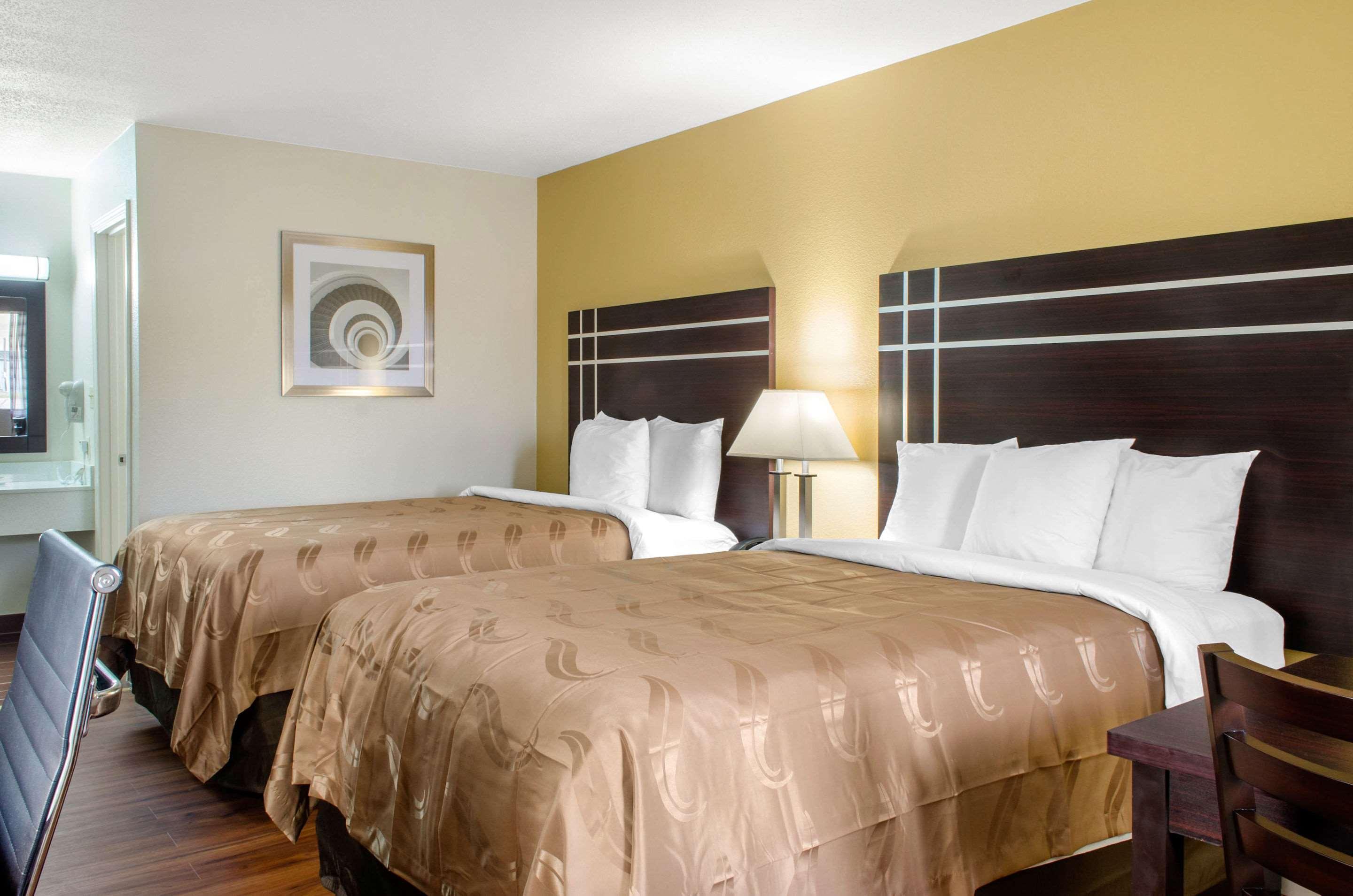 Quality Inn McComb Esterno foto