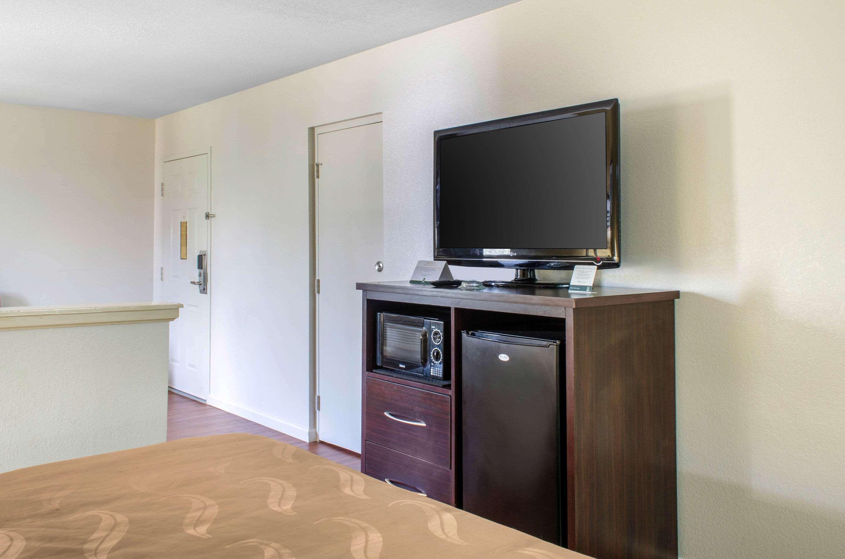 Quality Inn McComb Esterno foto