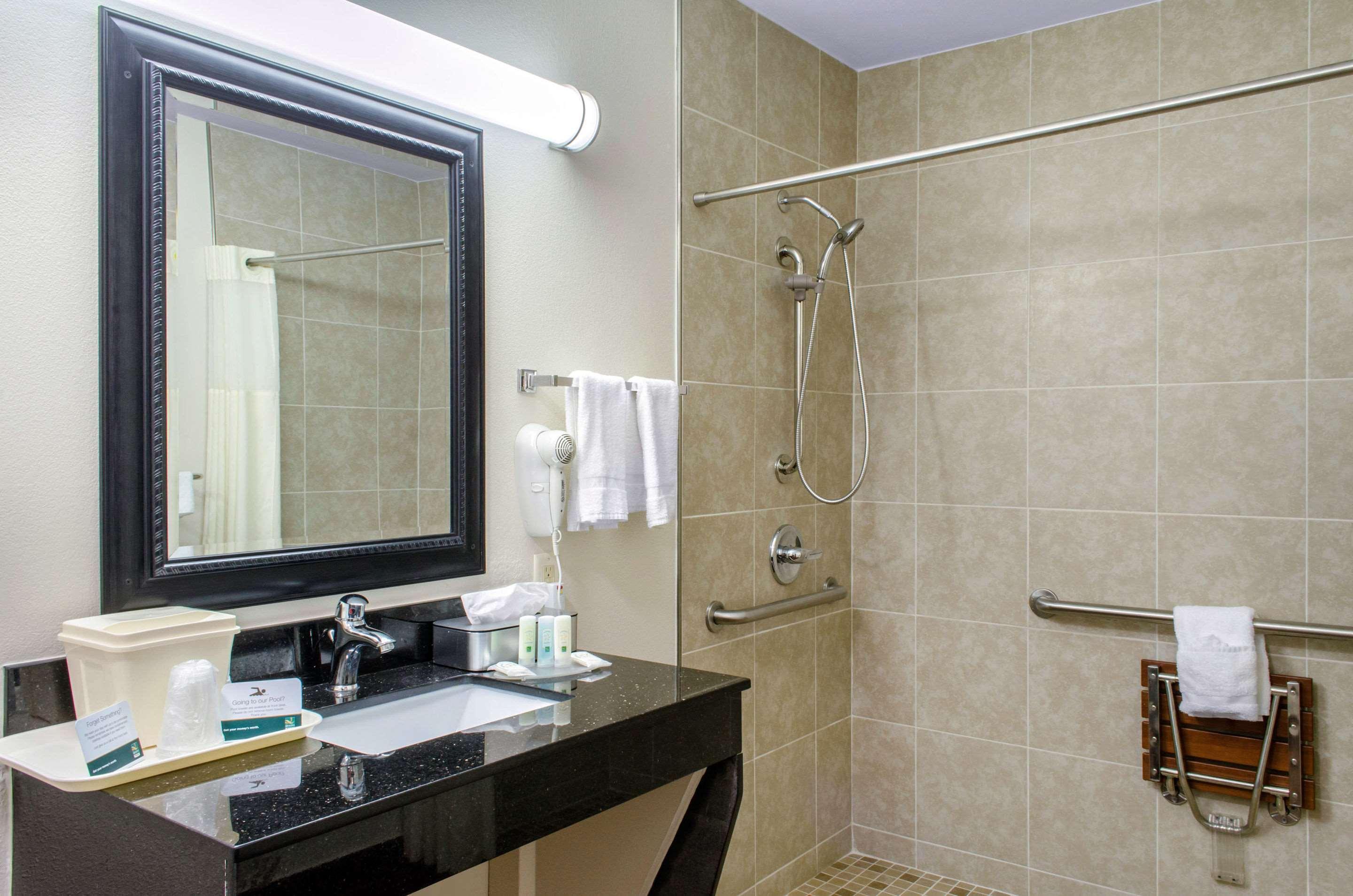Quality Inn McComb Esterno foto