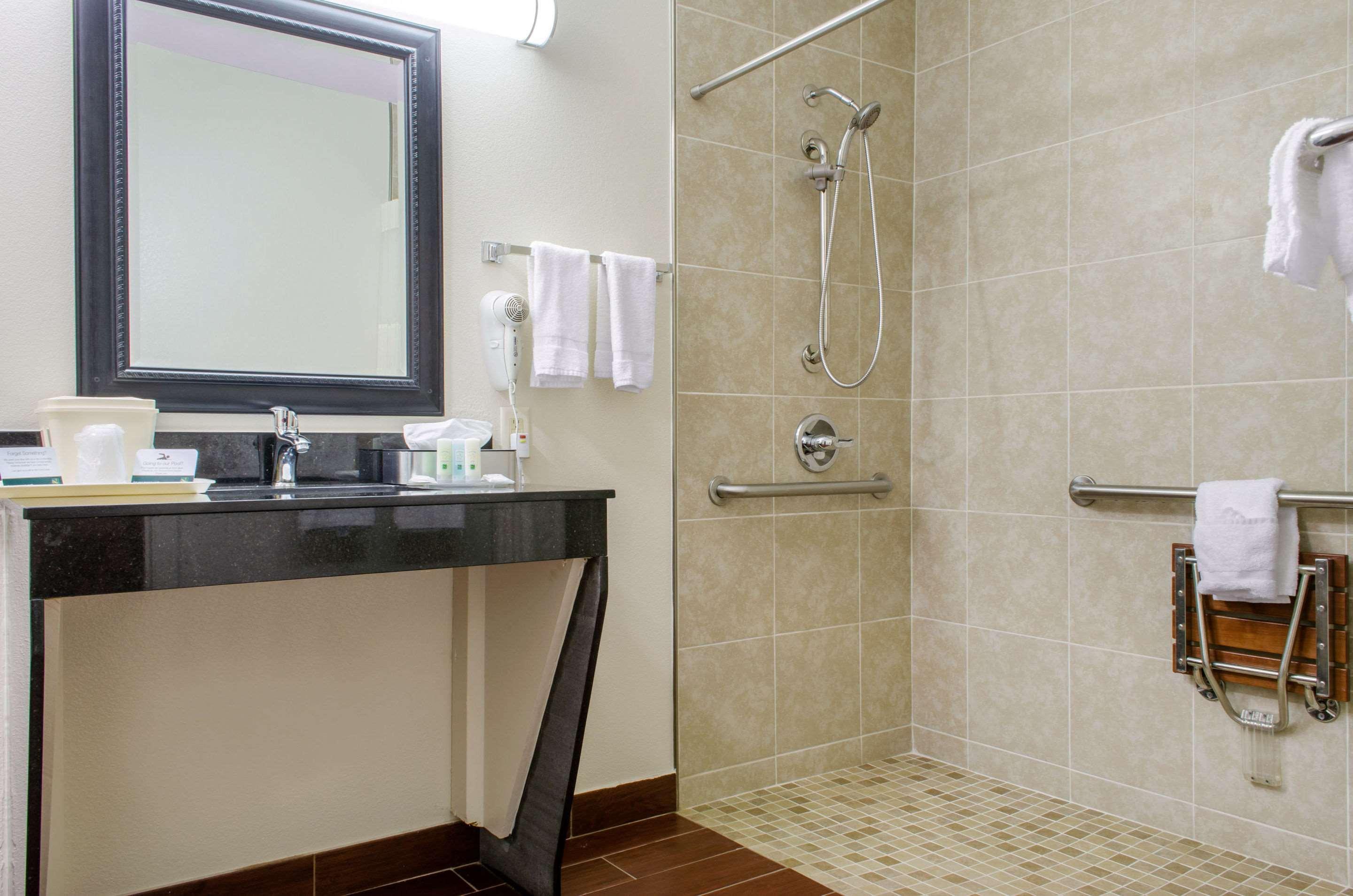 Quality Inn McComb Esterno foto