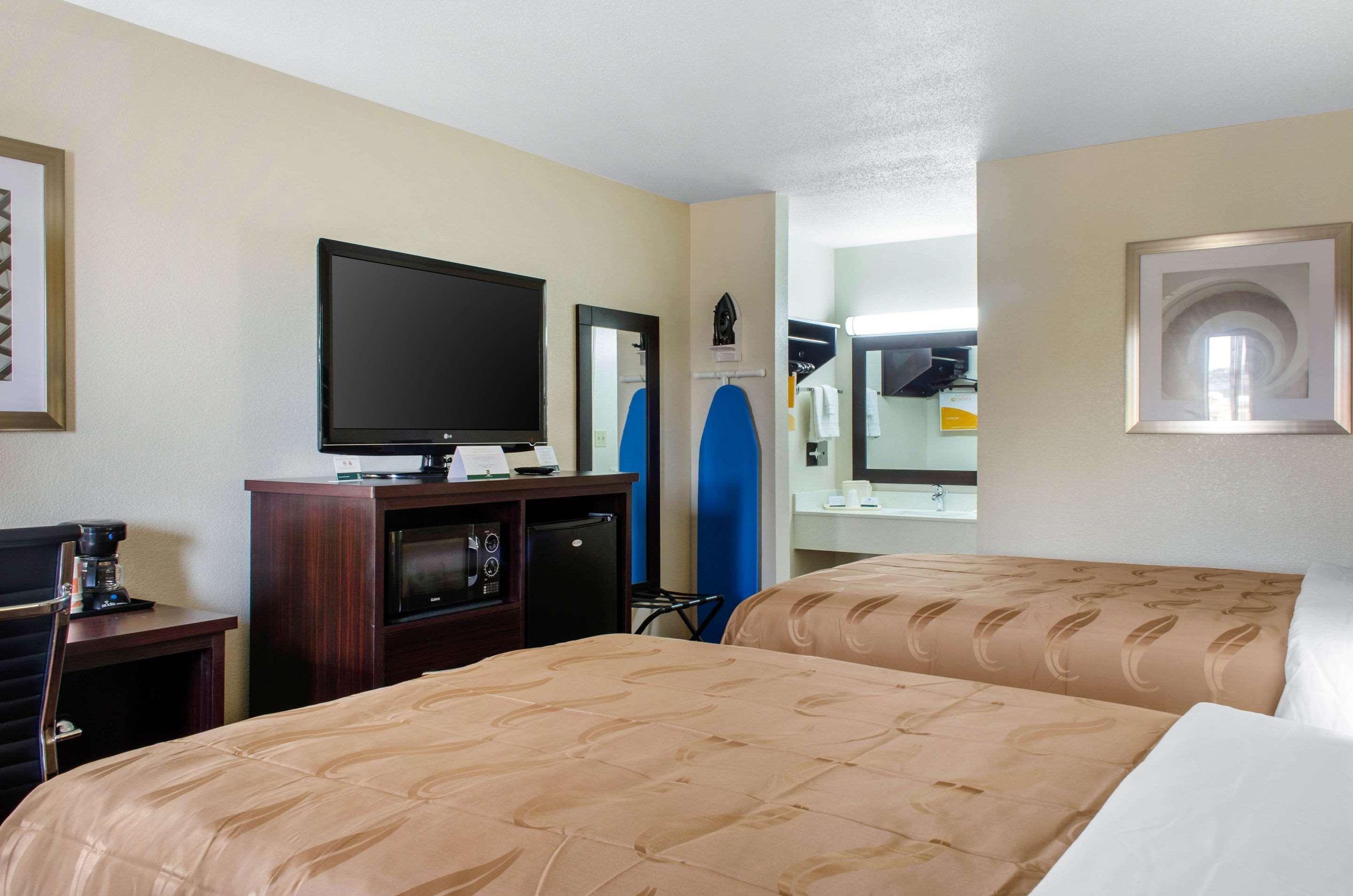 Quality Inn McComb Esterno foto