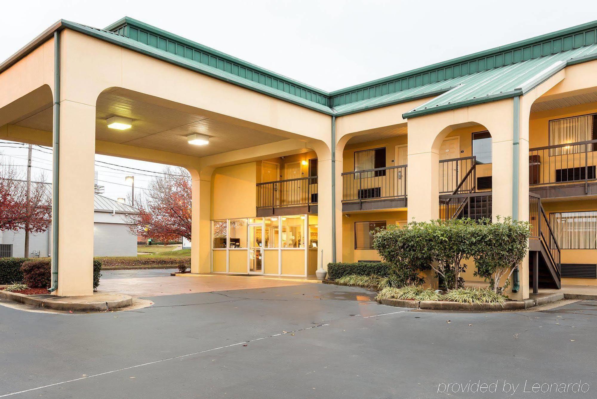 Quality Inn McComb Esterno foto