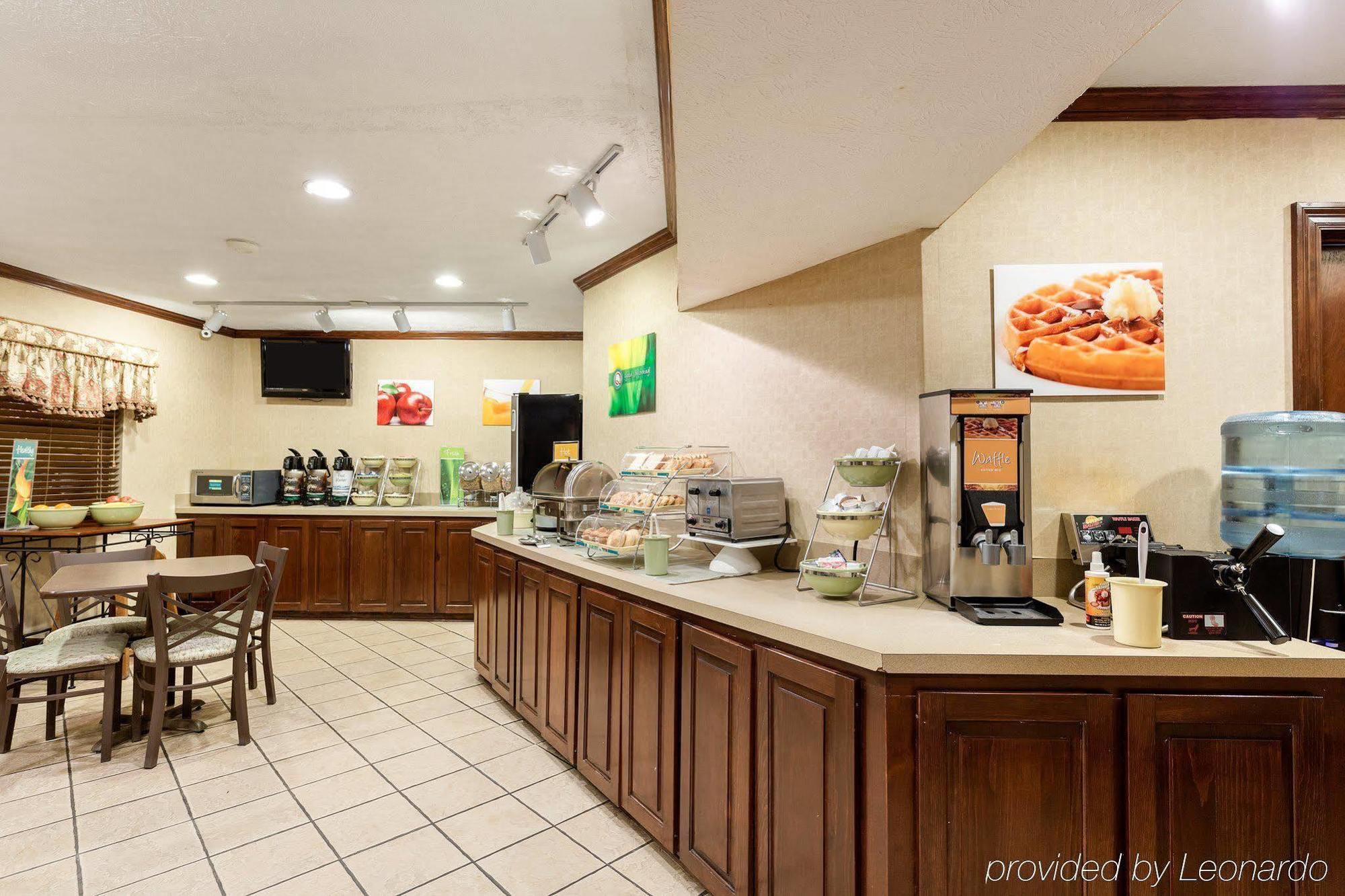 Quality Inn McComb Esterno foto